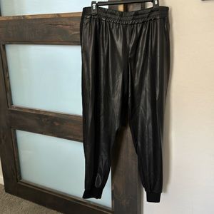 New • Alice and Olivia • Pete Vegan Leather Combo Jogger Pants in Black
